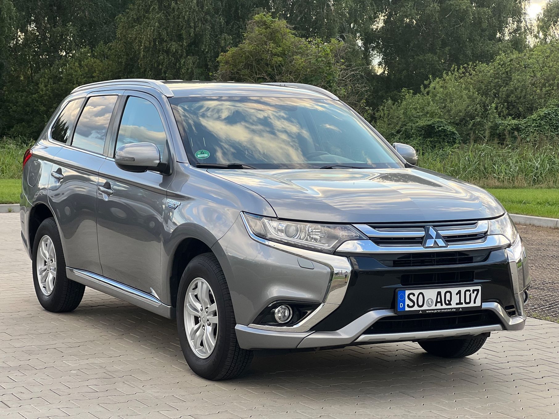Mitsubishi Outlander Mitsubishi Outlander PHEV 4x4 Automat 2018r. Serwis ASO