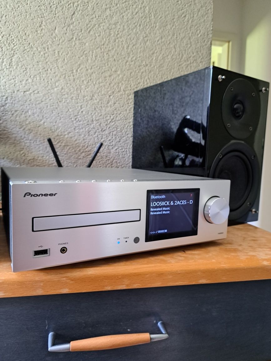 Amplituner  Pioneer HM86D