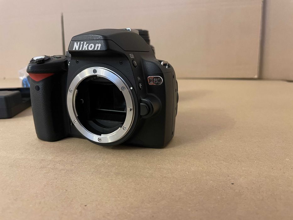 Lustrzanka Nikon D60 + obiektyw DX 18-55 j. Nowa Legendarna Gwarancja