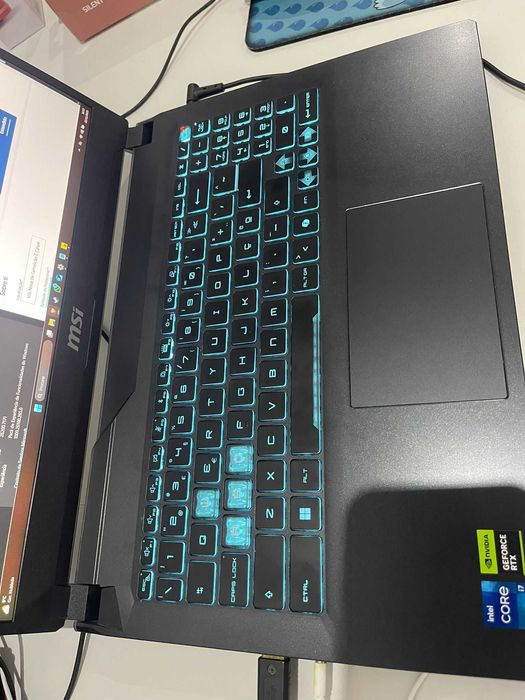 Portátil MSI Cyborg 15 A13VF / 16gb RAM / 1TB SSD
