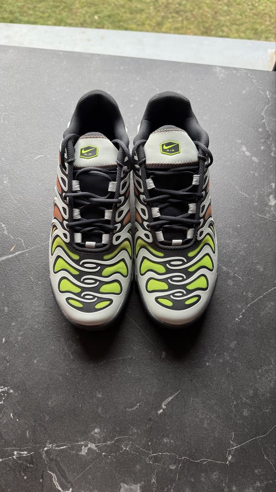 Nike Air Max Plus Drift “Light Silver/Volt” | r. 42 | Nowe, oryginalne
