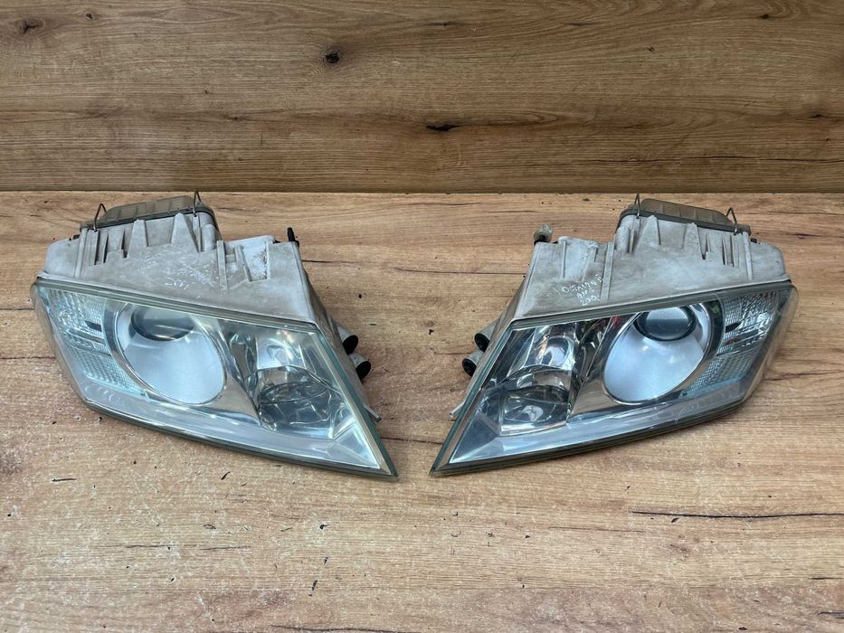 Lampa/reflektor przedni lewy prawy Skoda Octavia II