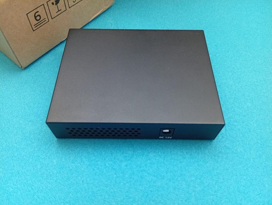 Switch (комутатор) HORACO 4x2,5gbe rj45 2x10G SFP+