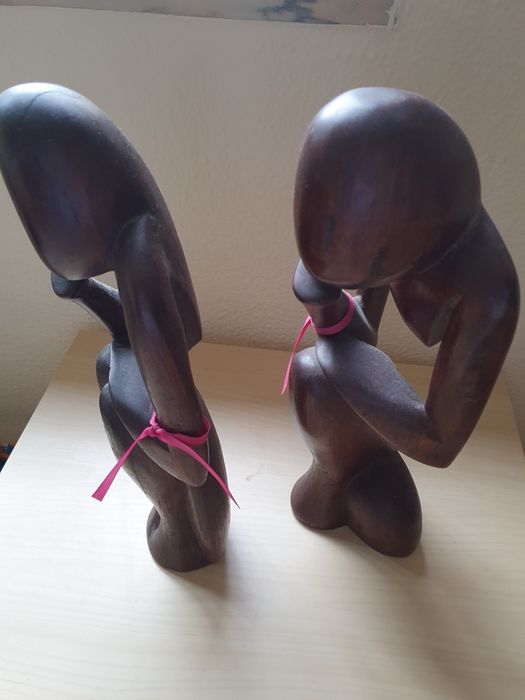 Estatuetas de madeira