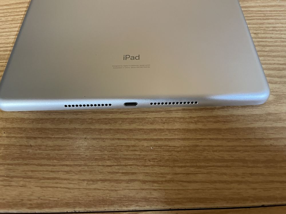 iPad 8 на 128gb.