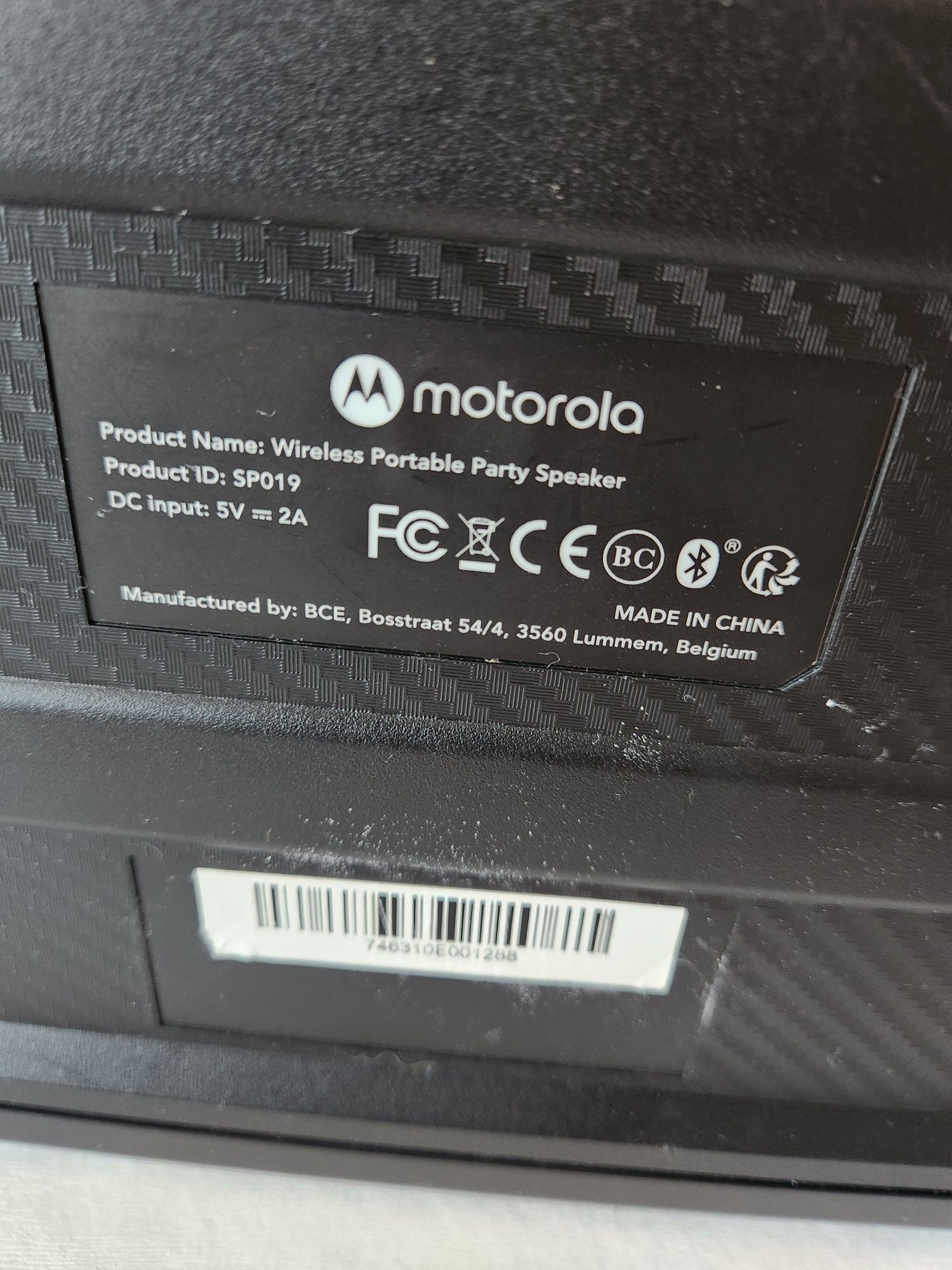 Motorola Partybox - 2 микрофона, Bluetooth 5.0, type-c, FM, Aux, Usb
