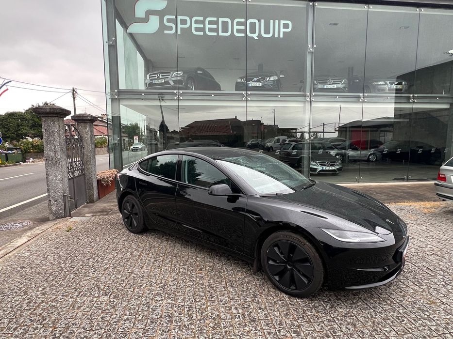 Tesla Model 3 Tração Traseira