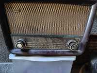 Radio madeira antigo