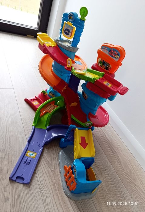 Wieza patrolowa VTech Tut Tut autka