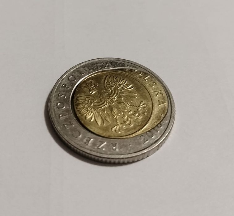 Destrukt 5 złotych z 2018 roku.