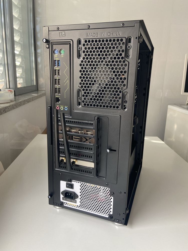 Pc Gaming Custom Xeon 12c/24t RX 6600 1tb nvme Win11 Wifi