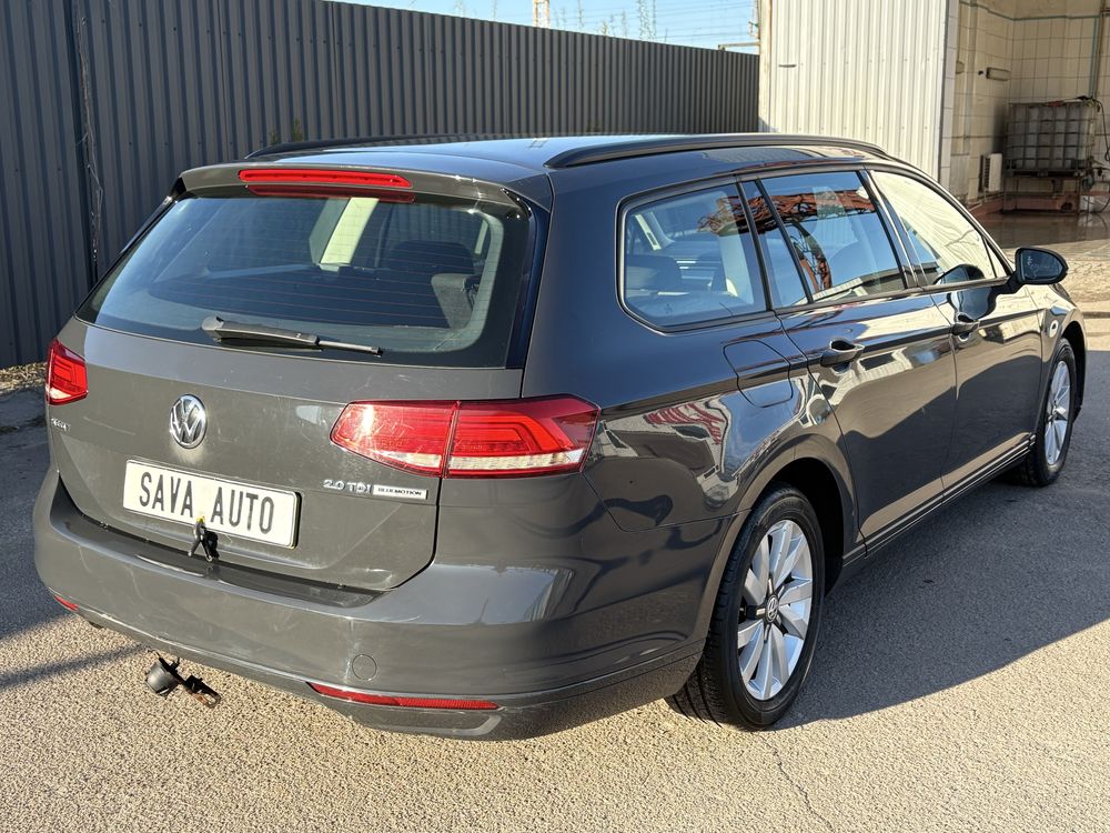 В Житомирі Volkswagen Passat B8 2016 2л дизель автомат праве кермо CRL