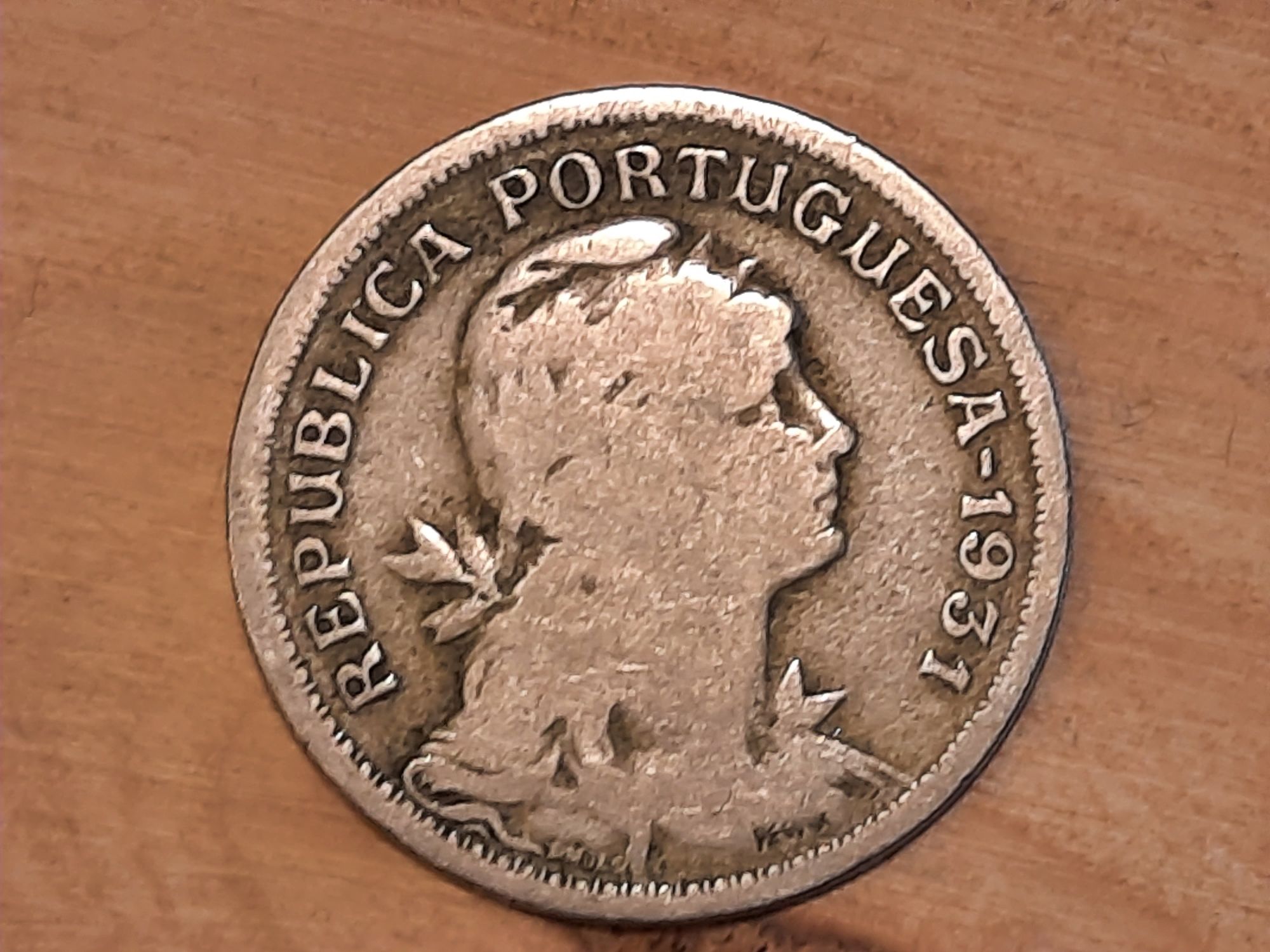 13 Moedas escudo antigas de 50 centavos