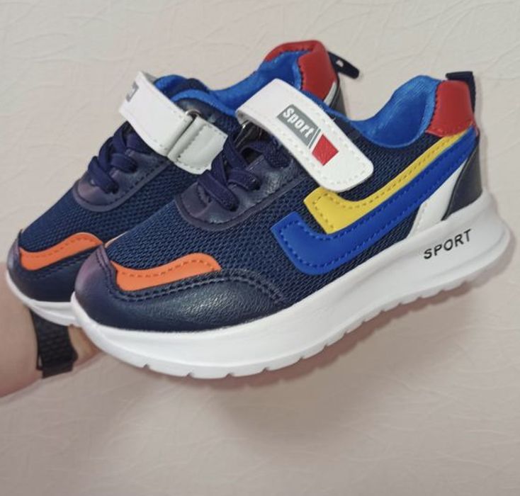 Кросівки, кросовки