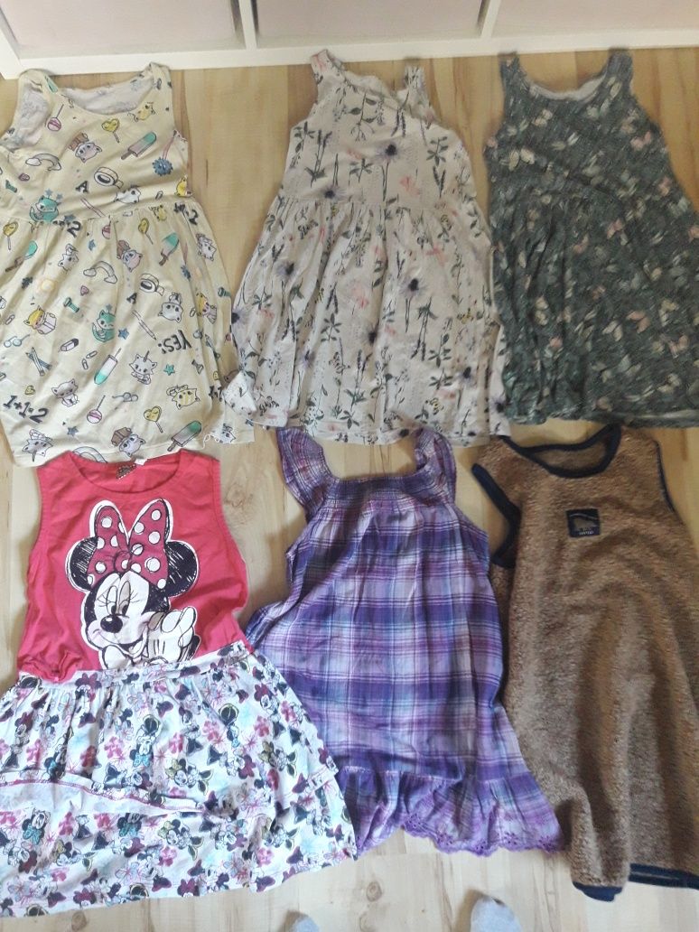 8 sukienek 122/128 H&M
