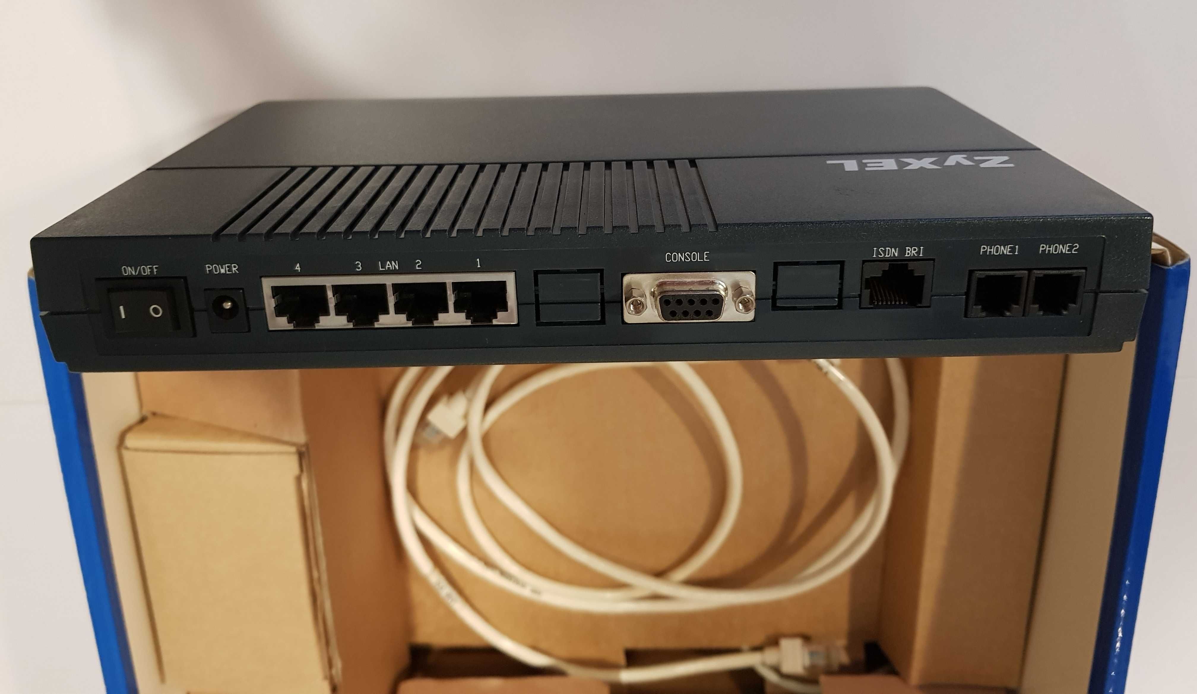 ZY XEL Prestige 100/100IH - Internet  ISDN Acess Router