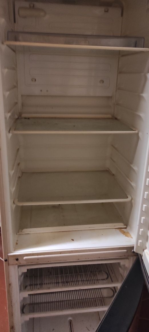 Продам холодильник Vestfrost