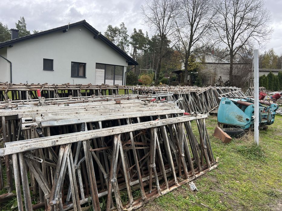 Płoty dla bydła, krów drabina paszowa, wygrodzenia samozatrzaskujace