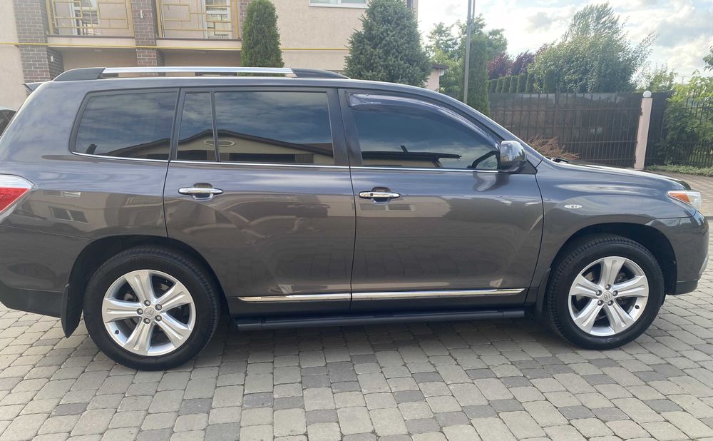 Продам Toyota Highlander 2013