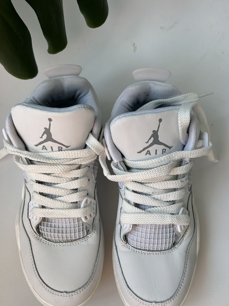 Кросівки Nike Air Jordan 4 Retro White Fur