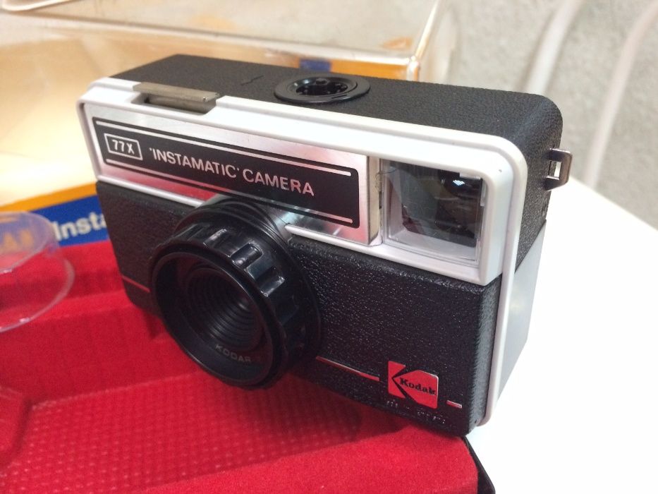 Máquina fotográfica Kodak instamatic - disponível 77-X