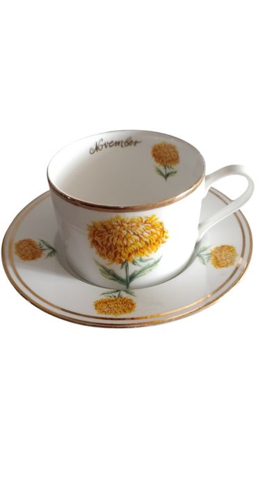 Filiżanka w chryzantemy z nazwą miesiąca November ok 240 ml