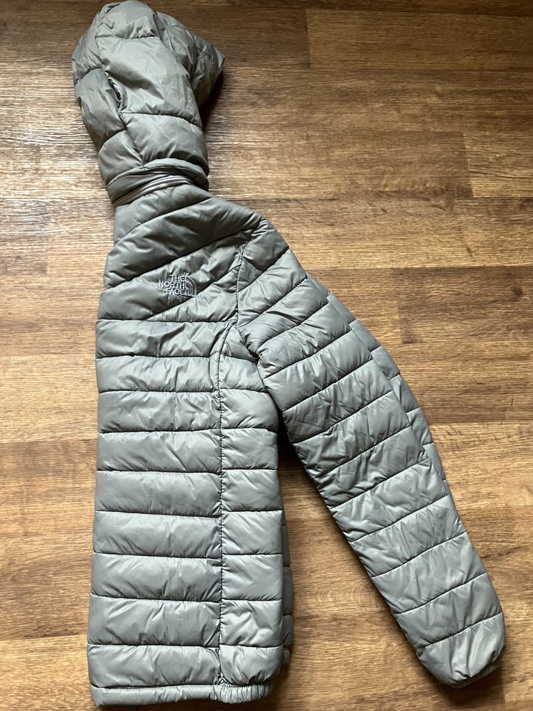 Весняна ультратонка, але тепла куртка the north face оригінал