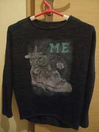 Bluzeczka sweterek dziewczęca granatowa  z kotkiem z dłuższym tyłem