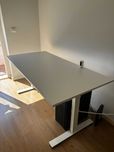 Secretária IKEA TROTTEN Regulável – Perfeita para Home Office