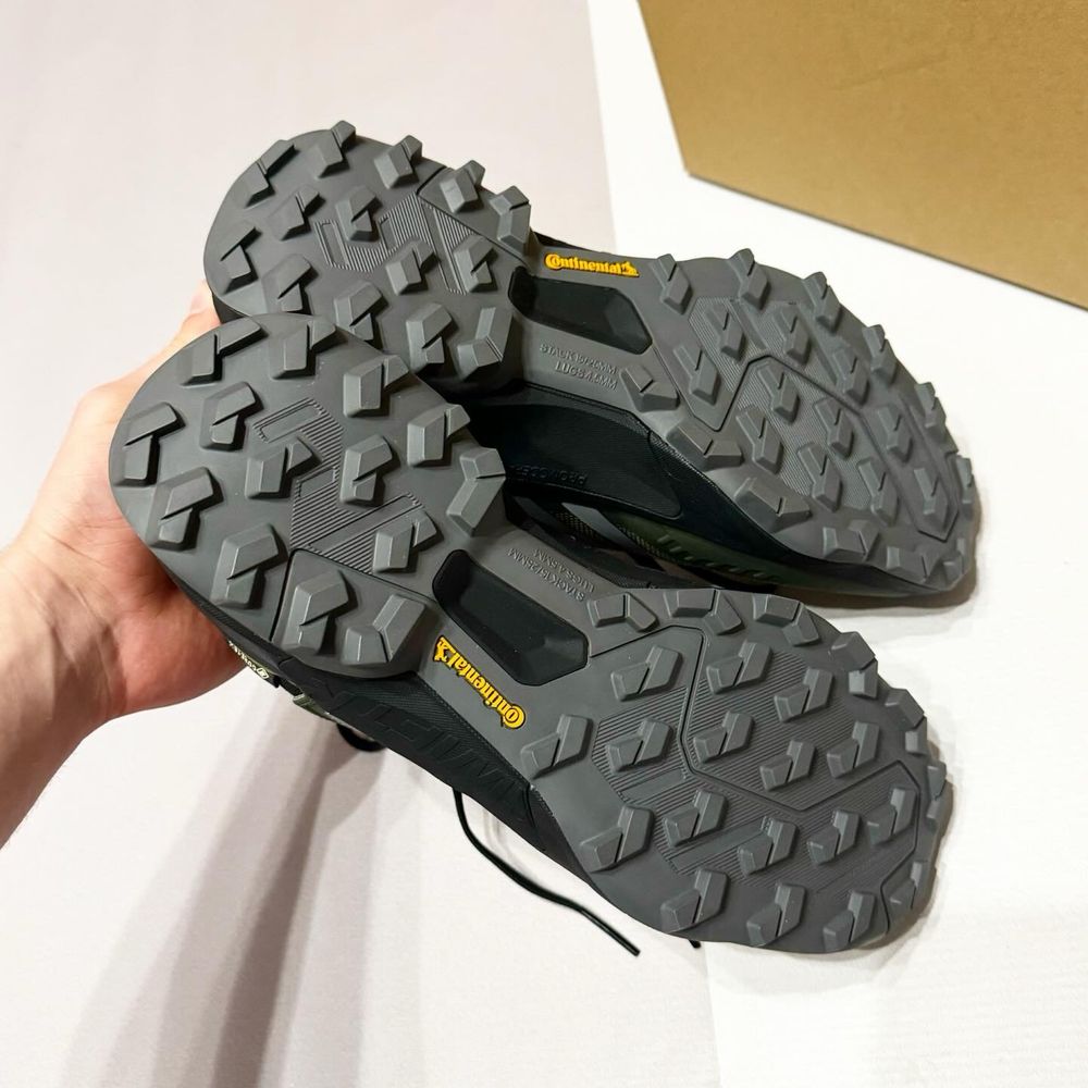 Нові кросівки Adidas Terrex Swift R3 Gore Tex хакі в розмірах