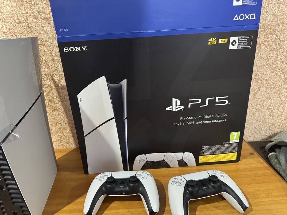 PlayStation 5 Slim Digital Edition + DualSense