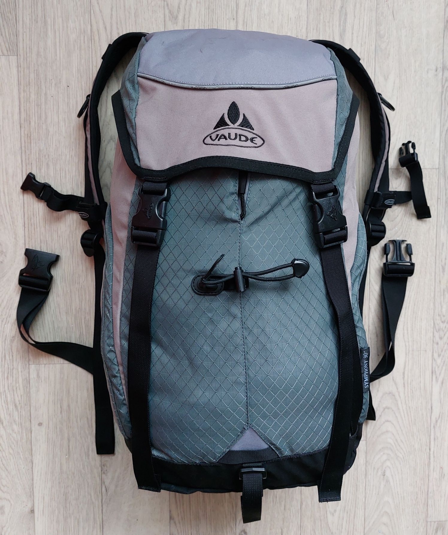 Рюкзак б/у VAUDE symphony 30L, дождевиком