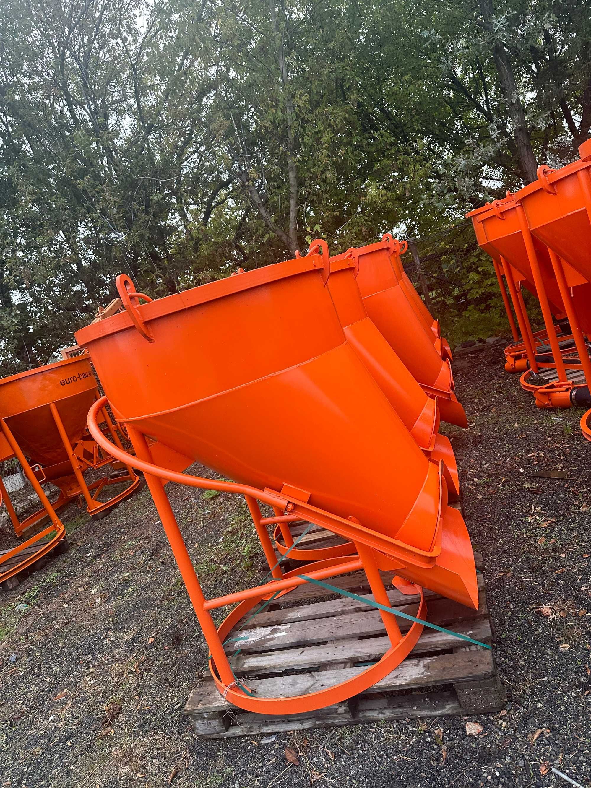 Pojemnik zbiornik dźwigowy beton Eichinger 750L kubeł betonowania 10