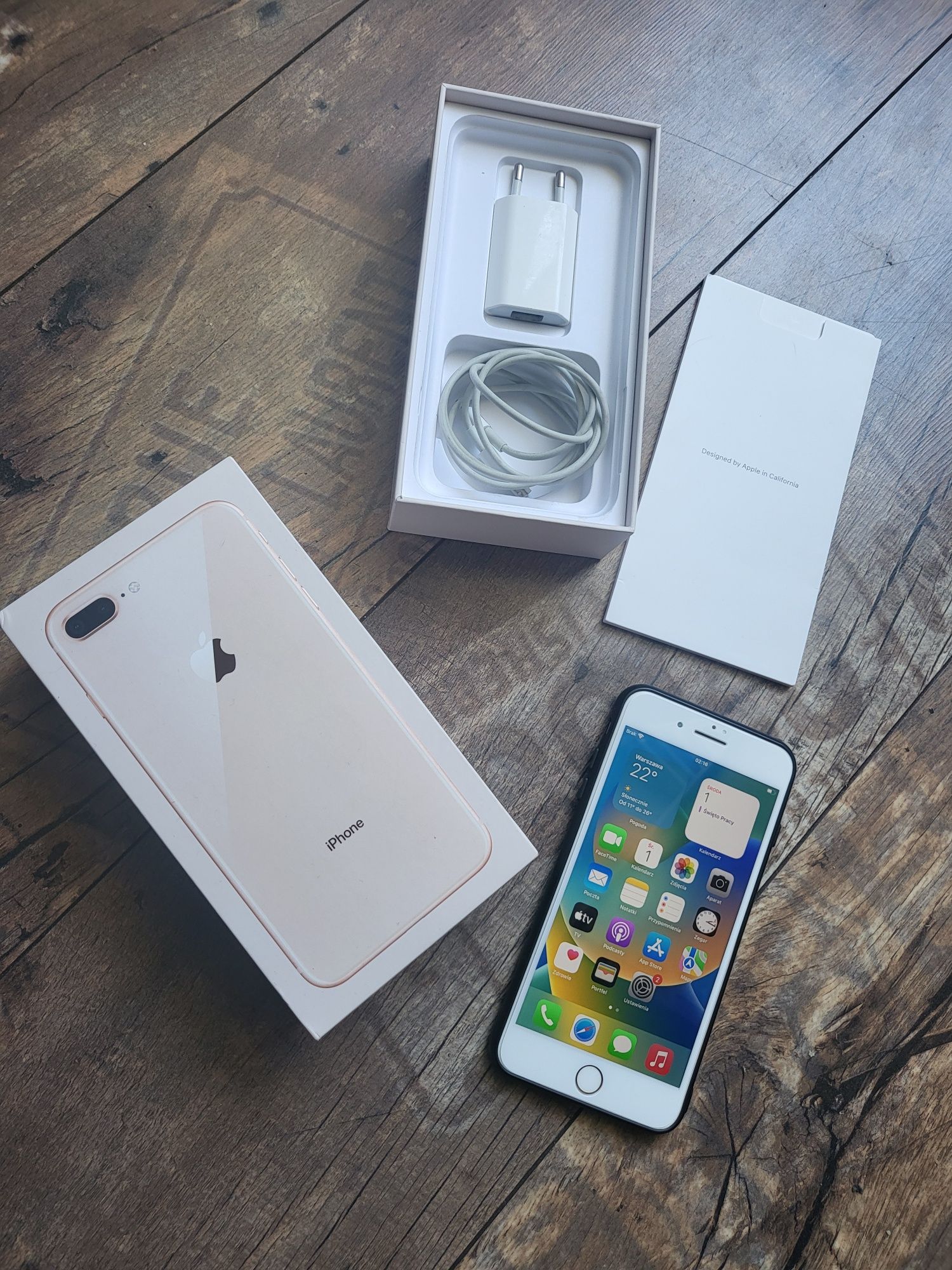 Iphone 8+ Rose Gold 64 GB 80% zbity tył