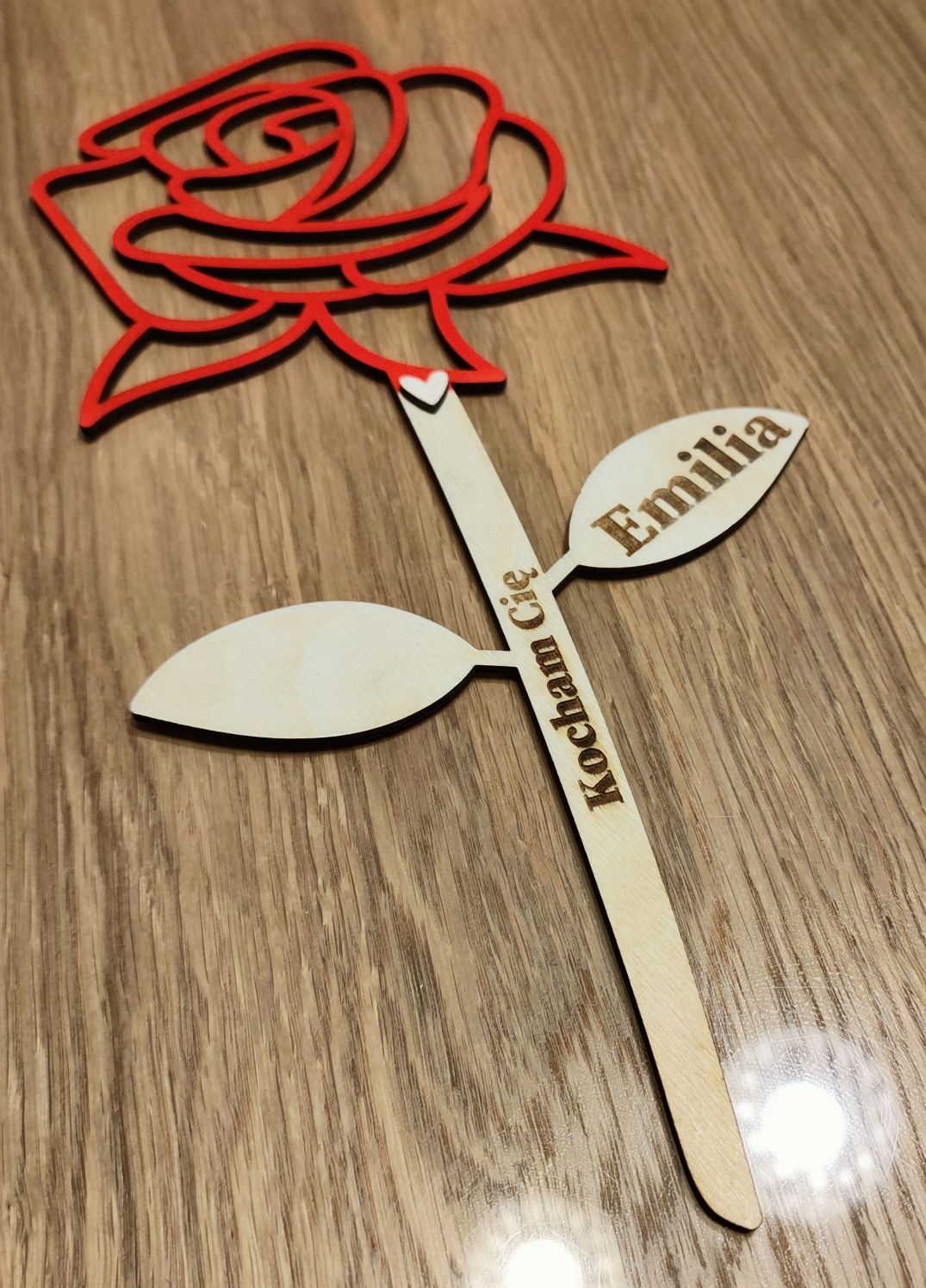 Róża ze sklejki drewnianej