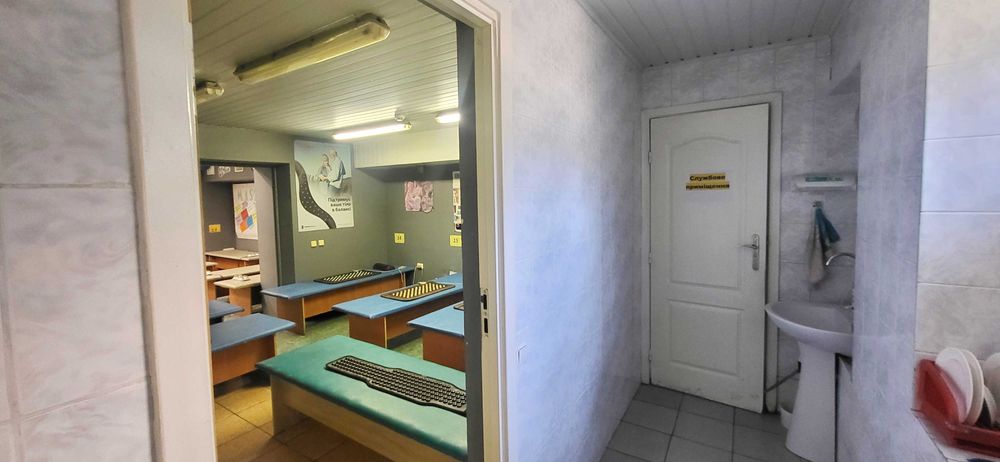 Продаж ЦОКОЛЬНОГО приміщення вул. Поштова буд. 27/29 центр АНГОЛЕНКА.