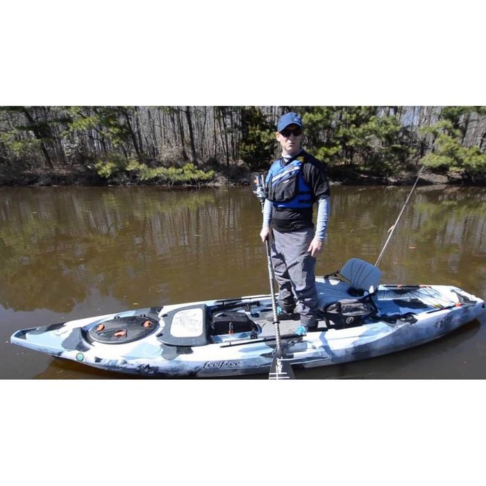 Kayak Feel Free Lure 10 com motor e sonda