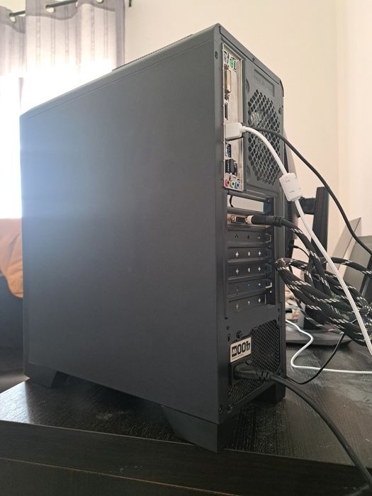 Ryzen 5 2600, 16GB ram, GTX 1060 + teclado e rato