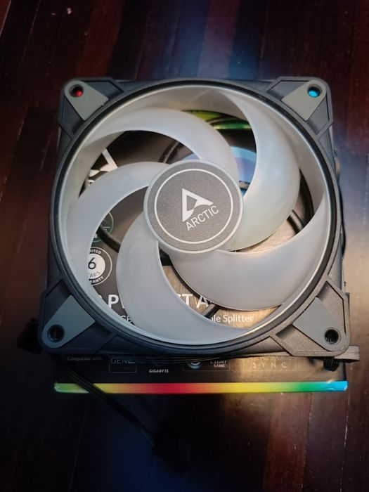 Wentylator Arctic p12 PWM RGB