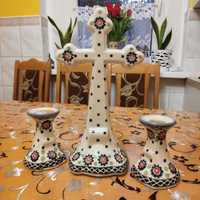 Lichtarze i krzyż ceramiczny
