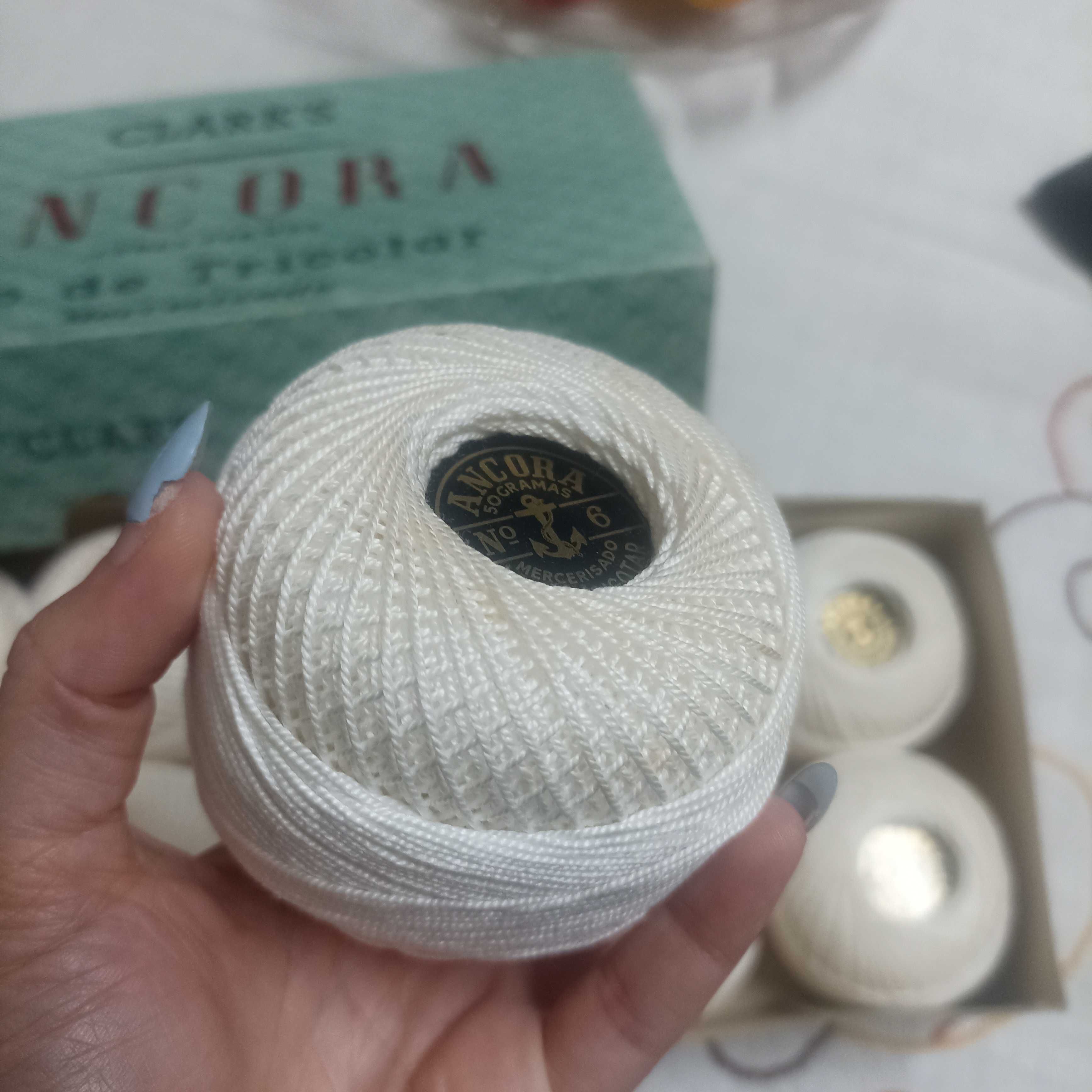 caixas de fio de tricotar âncora n°6