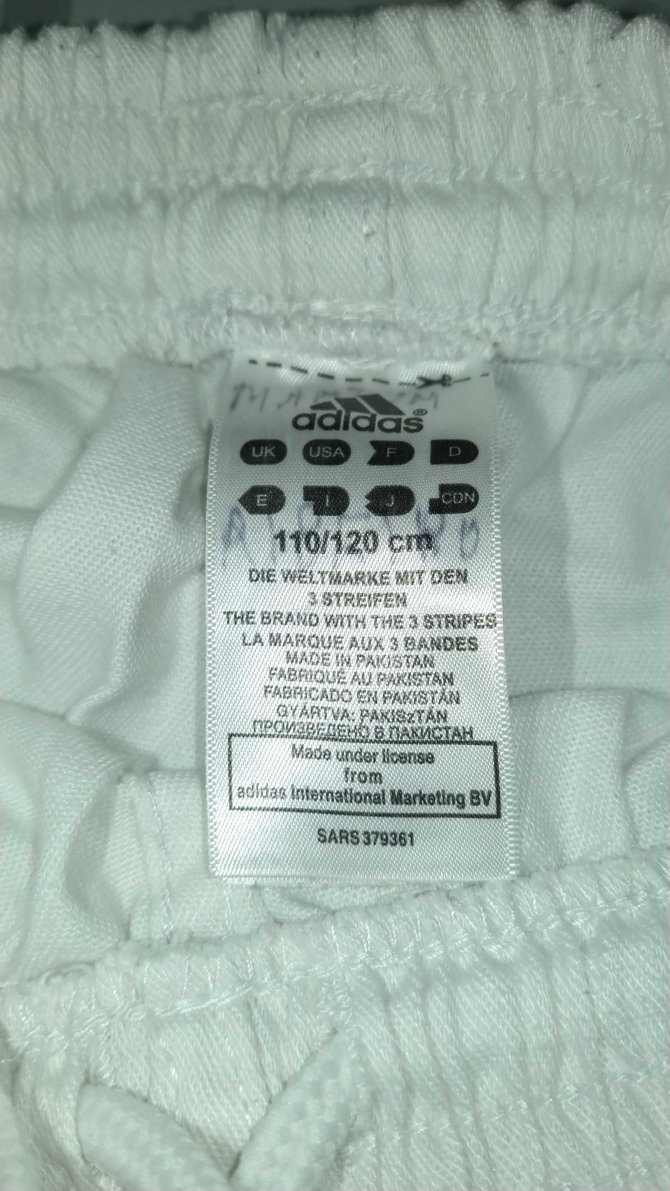 Fato de karate marca adidas para 110-120 cm óptimo estado para criança