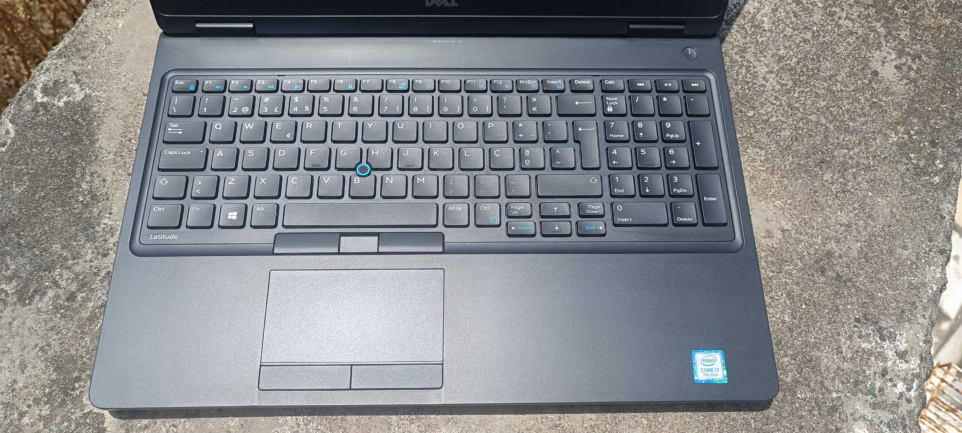 Portatil Dell Latitude 5580 i7-7600U/16GB RAM/512GB/Win11Pro