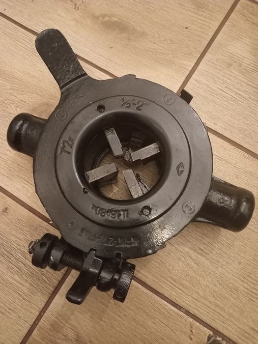 Клупп плашка для нарізання різьби