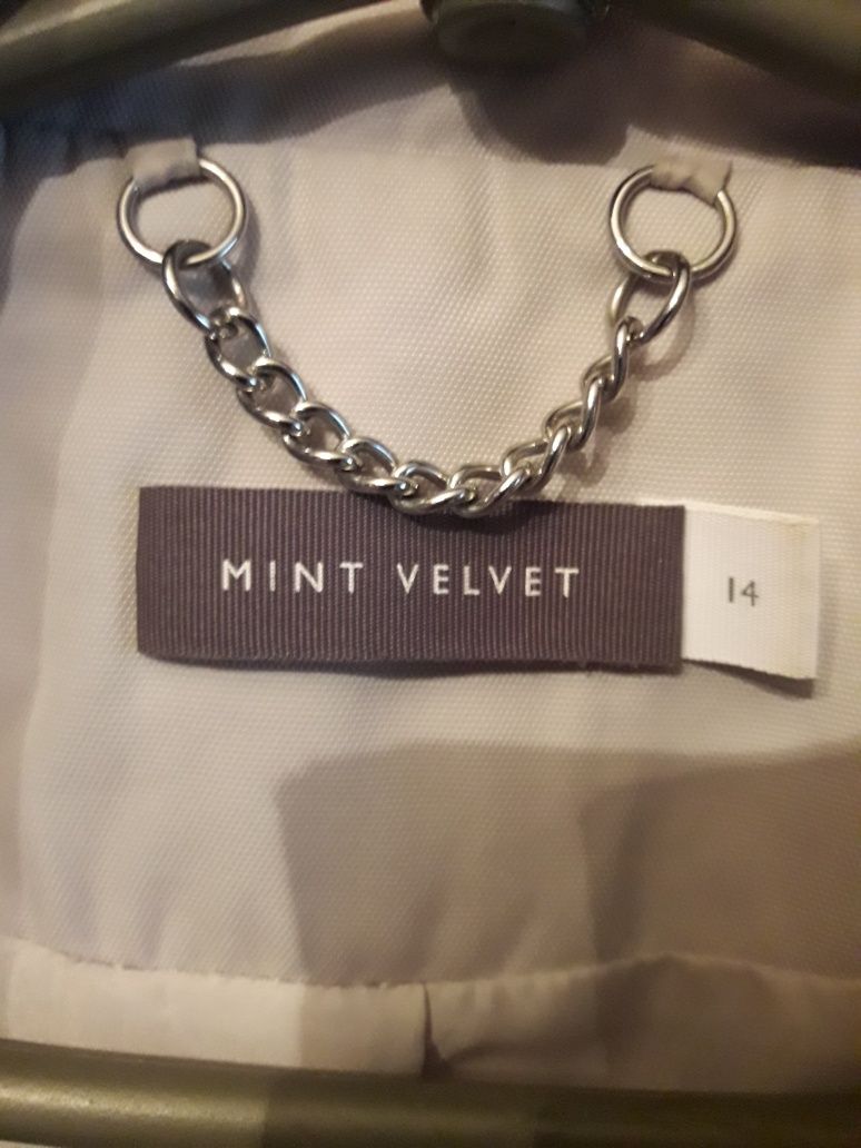 Плащ- косуха"Mint Velvet"р48,дешево!