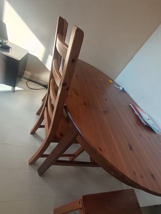 Mesa e sofá para doação