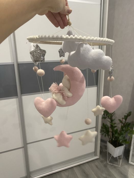 Мобіль на ліжко ручної роботи