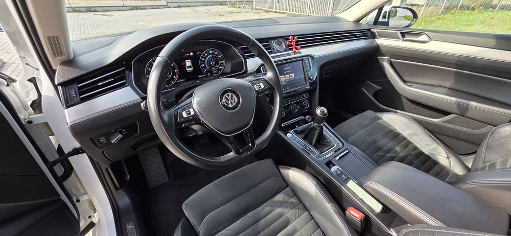 Passat b8 1.8tsi highline salonPL bezwypadkowy 103tysprzebieg