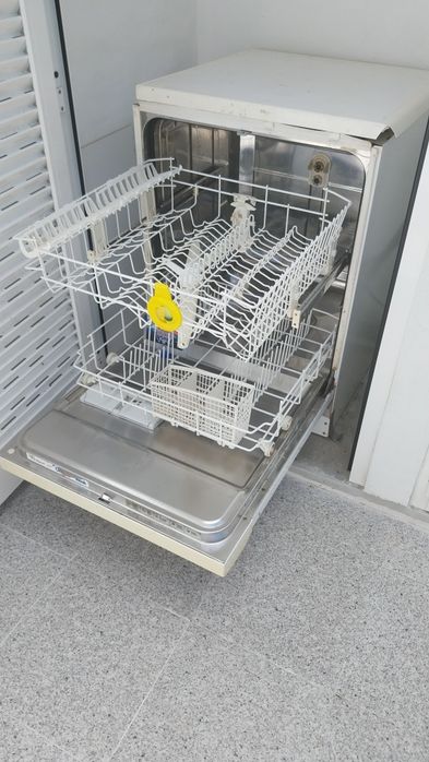 Máquina de lavar loiça Whirlpool