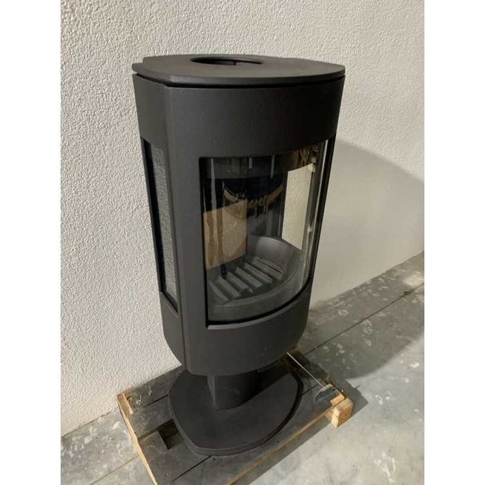 Dovre Astro 4CB/P – скандинавський дизайн і огляд вогню з 3 боків